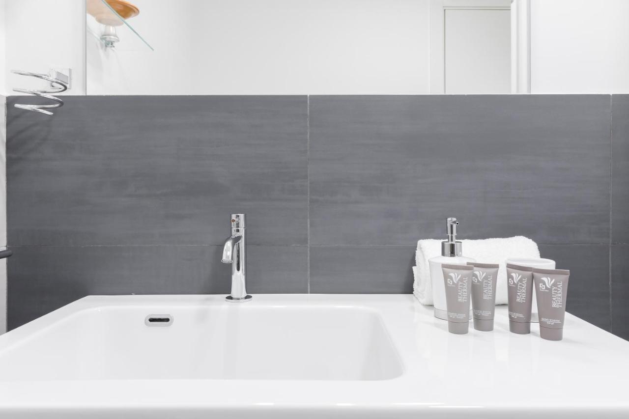Amoretti Apartment, 6 Persone, 3 Camere, 2 Bagni, Balcone, Wi-Fi, Metro B Monti Tiburtini Roma Dış mekan fotoğraf